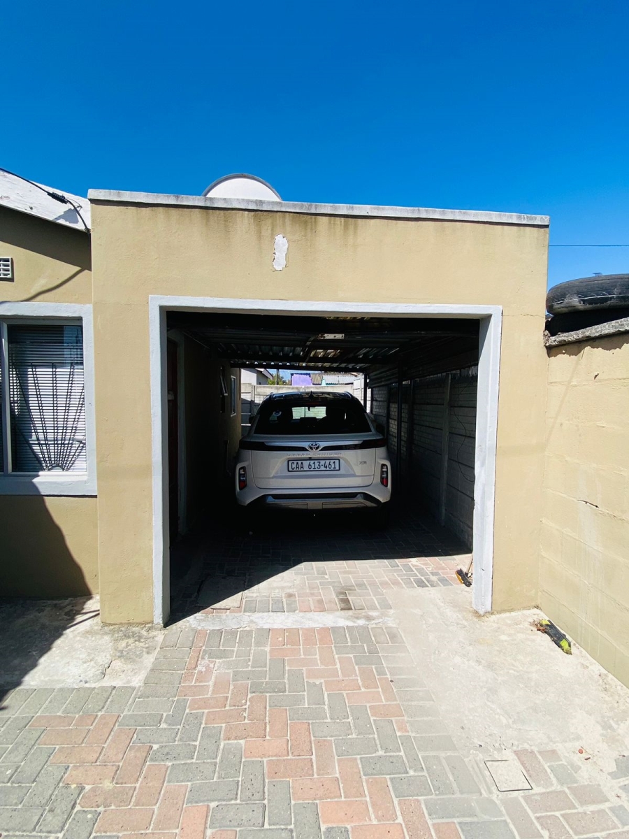 3 Bedroom Property for Sale in Nonqubela Western Cape